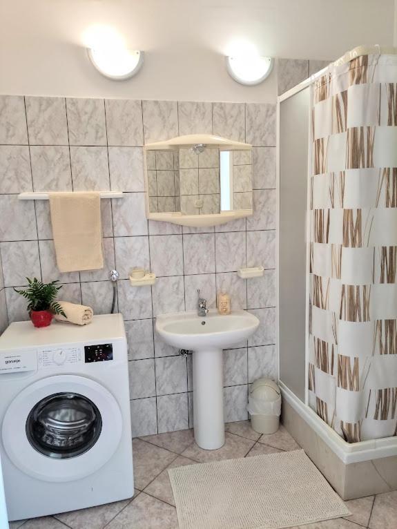 Apartmani Mila A1 & A2 & 3 Trogir Eksteriør billede