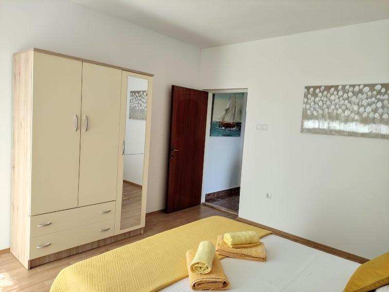 Apartmani Mila A1 & A2 & 3 Trogir Eksteriør billede