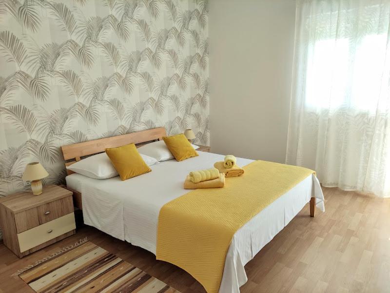 Apartmani Mila A1 & A2 & 3 Trogir Eksteriør billede